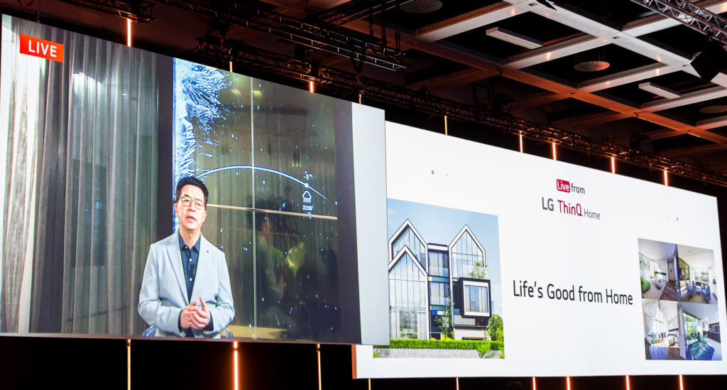 LG’s president & CTO Dr. I.P. Park introduces LG Electronics’ Life’s Good from Home vision for the future in hologram form at IFA 2020