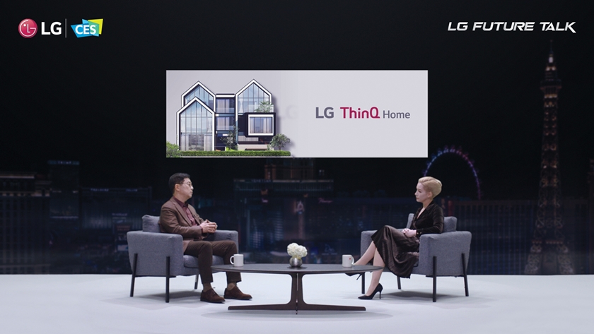 LG전자가 美 동부시간 12일 세계 최대 가전·IT 전시회 ‘CES 2021’에서 ‘함께 만드는 혁신’을 주제로 ‘LG 미래기술대담’을 진행했다. LG전자 CTO 박일평 사장(왼쪽)과 사회자 에이미 알리야(Amy Aleha)가 대화를 나누고 있다.